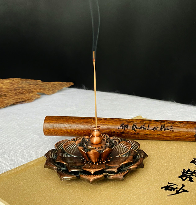 Nhang trầm hương không tăm hộp gỗ loại cao cấp.png